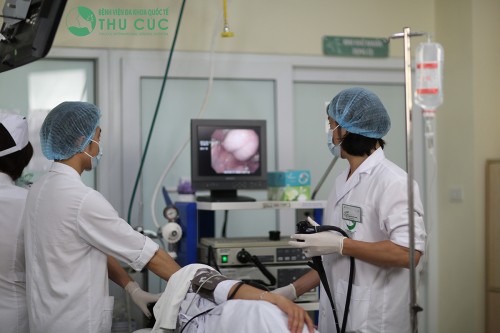 Nên đi khám bác sỹ chuyên khoa để được chẩn đoán chính xác về tình trạng bệnh và có phương pháp điều trị thích hợp, hiệu quả nhất.