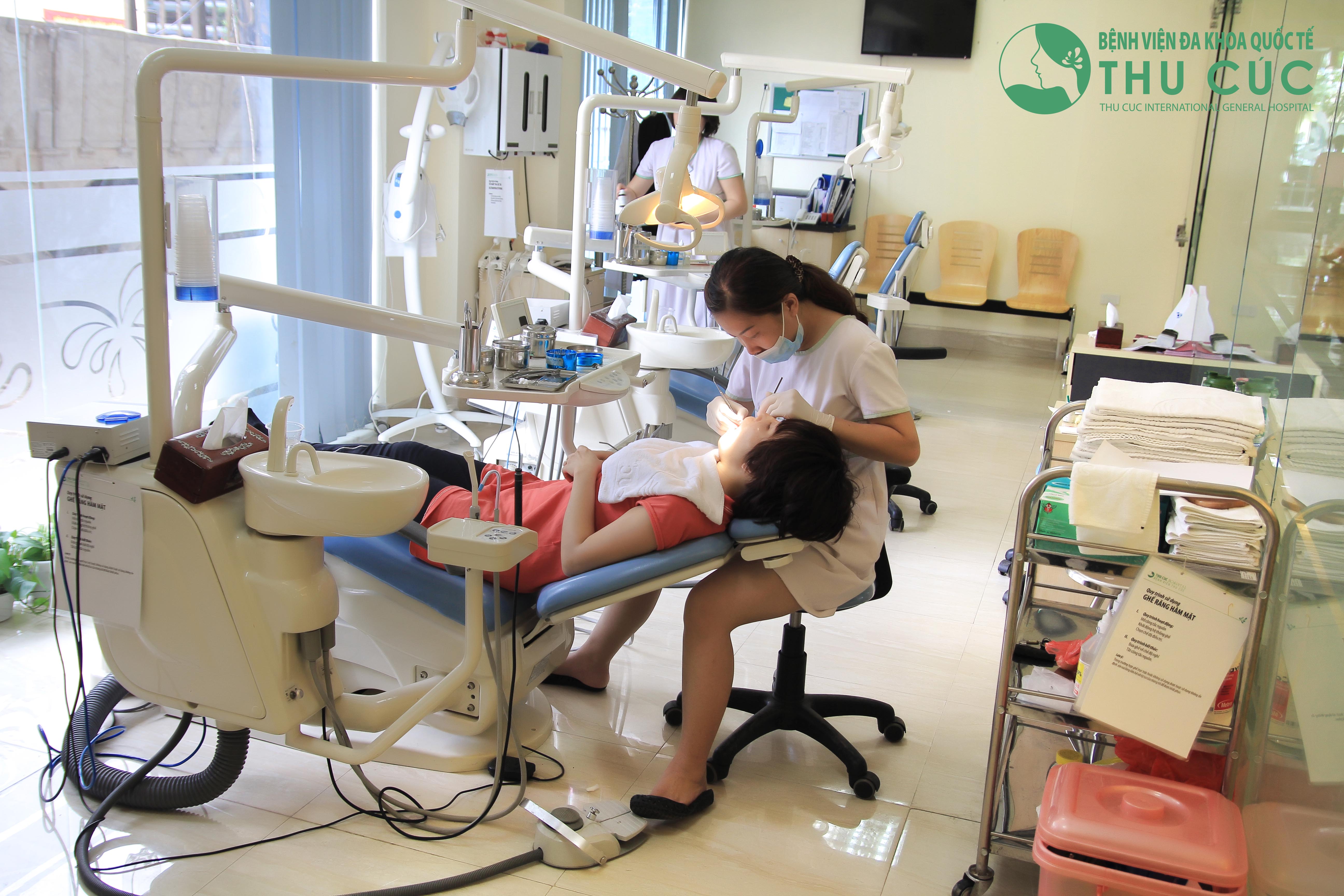Giá làm răng giả cố định – bệnh viện Thu Cúc