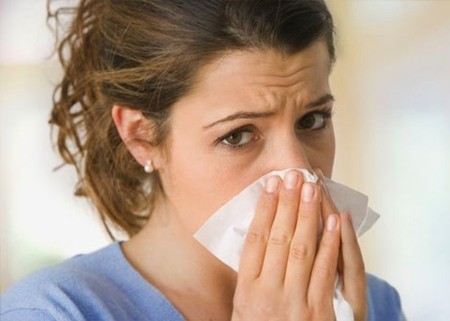 Ngoài thuốc kháng sinh, còn có các phương pháp chữa trị nào khác cho viêm mũi họng?
