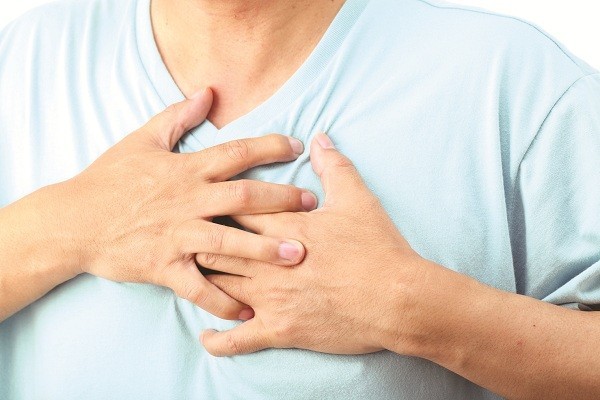 Đau nhói ở tim khi thở mạnh là triệu chứng của căn bệnh gì?
