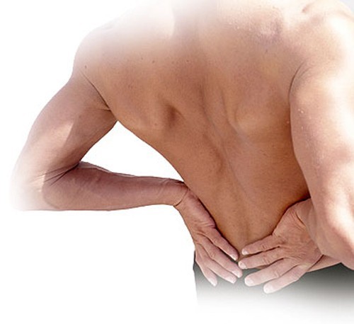 Đau lưng là triệu chứng thường gặp ở người bị đau thần kinh tọa