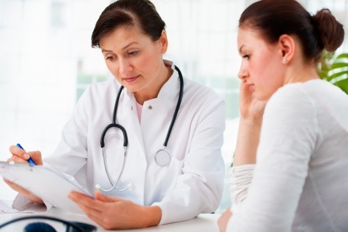 Tham khảo ý kiến bác sĩ để có phương pháp điều trị phù hợp và hiệu quả nhất