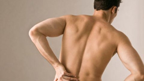 Chơi thể thao có gây đau mỏi đốt sống thắt lưng