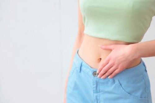 Có những biện pháp tự chăm sóc nào có thể làm giảm đau bụng trái sau khi ăn?
