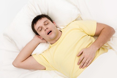Bệnh hen suyễn có thể gây ra triệu chứng khó thở khi nằm không?
