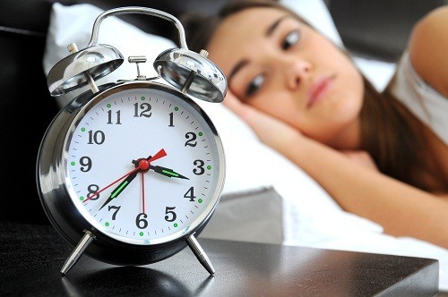 Thiếu ngủ có thể gây ra các biến chứng từ khó chịu nhẹ đến suy nhược trầm trọng.