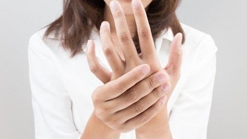 Nguyên nhân gây ngứa ran ở ngón tay và bàn tay