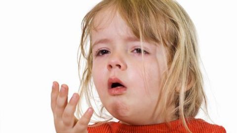 Vì sao trẻ bị tim bẩm sinh dễ mắc nhiễm trùng đường hô hấp?