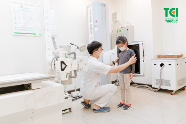 Chụp X-quang ngực chẩn đoán viêm phổi ở trẻ em