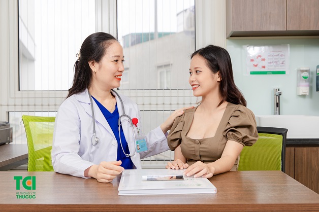 . Mặc dù không gây hại, nếu tình trạng buồn nôn quá nặng, cần tìm sự hỗ trợ y tế.