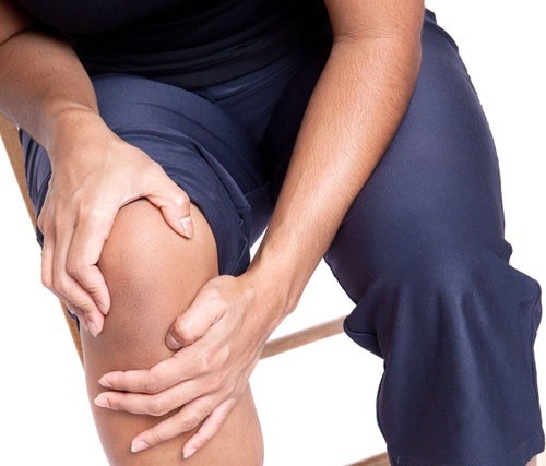Nguyên nhân bệnh khớp có thể do độ tuổi, di truyền, tai nạn,...