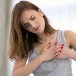 Triệu chứng đau tim ở nữ giới có gì đặc biệt?