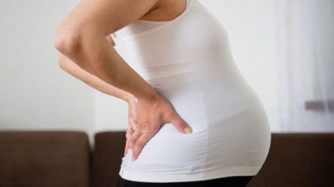 Đau lưng khi mang thai nguyên nhân do đâu?