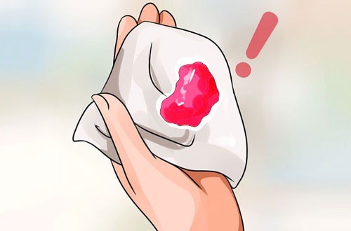 Lượng máu báo thai ít hơn lượng máu kỳ kinh nguyệt rất nhiều.