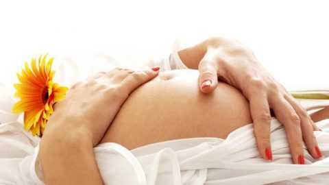 Ra khí hư khi mang thai có sao không?