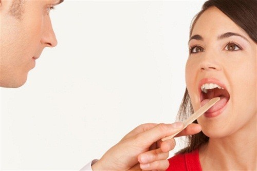 Nguyên nhân và cách chữa trị đau họng ban đêm của bạn