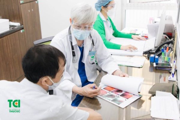Tiến sĩ., Bác sĩ Nguyễn Văn Doanh – bác sĩ nội khoa có nhiều năm kinh nghiệm trong khám và điều trị các bệnh lý thần kinh.