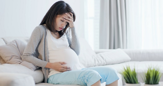 Có thai bị ra máu đỏ tươi có thể là dấu hiệu cảnh báo sự nguy hiểm của thai nhi mà mẹ bầu cần hết sức lưu ý