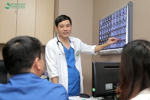 Người bệnh cần đi khám để bác sĩ chỉ định các phương pháp xét nghiệm phù hợp nhằm chẩn đoán đúng bệnh
