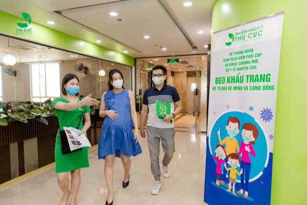Cảm thấy đau nhức mỗi lần nhấc chân, leo cầu thang, vận động hoặc thậm chí chỉ là bước đi là triệu chứng của đau xương mu