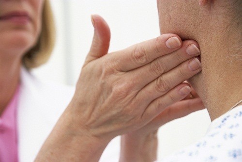 Phương pháp điều trị ung thư vòm họng di căn ảnh hưởng đến tuổi thọ của bệnh nhân?
