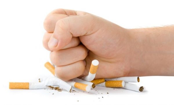 Bạn có thể ngừng ngáy và sẽ khỏe mạnh hơn khi ngừng hút thuốc.