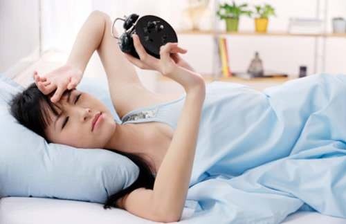 Ngủ dậy bị đau đầu chóng mặt nguyên nhân do đâu?