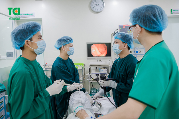 Với dịch vụ nội soi không đau, người bệnh có thể thoải mái thực hiện nội soi để chẩn đoán chính xác bệnh trào ngược dạ dày – thực quản, điều trị kịp thời.