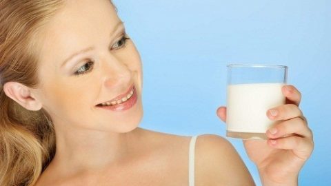 U nang buồng trứng có nên uống sữa đậu nành?