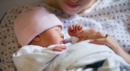 Chọn bác sĩ đẻ mổ giỏi giúp chị em có được sự an tâm.