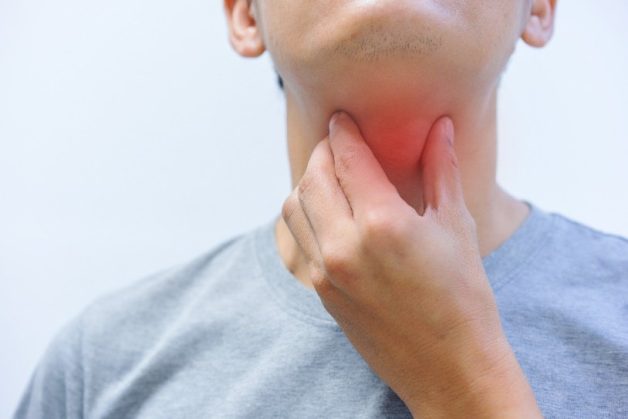 Đau họng đau cổ lâu ngày cần thận ung thư tuyến giáp
