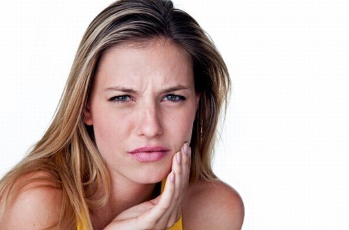 Tác động của đau răng hàm đến sức khỏe tổng thể của cơ thể là gì?
