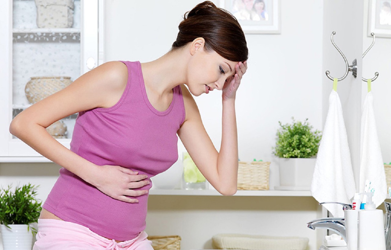 Có những biện pháp tự chăm sóc tại nhà để giảm chướng bụng và đau lưng khi mang thai?
