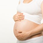 Hiện tượng khó chịu ở bụng khi mang thai: Chớ chủ quan!