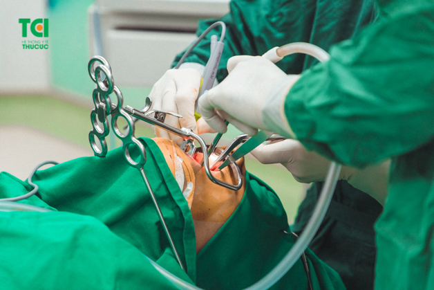 Phẫu thuật cắt amidan tại Bệnh viện Thu Cúc