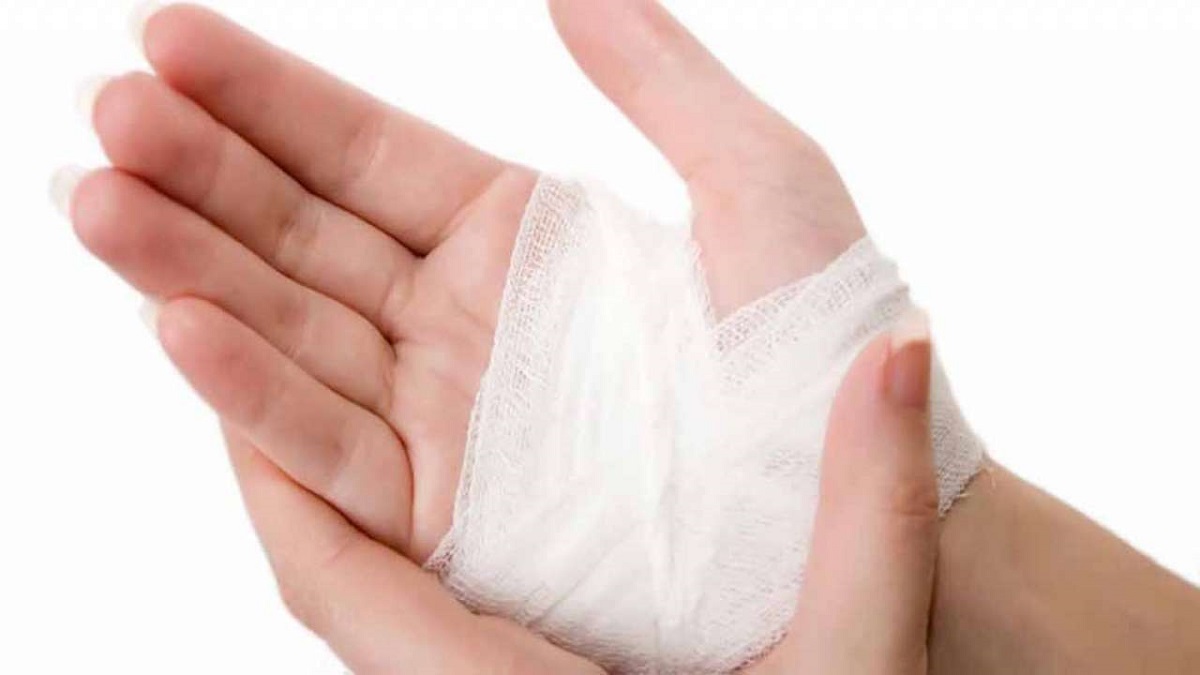 Cách cầm máu khi bị đứt tay sâu mà bạn nên biết | TCI Hospital