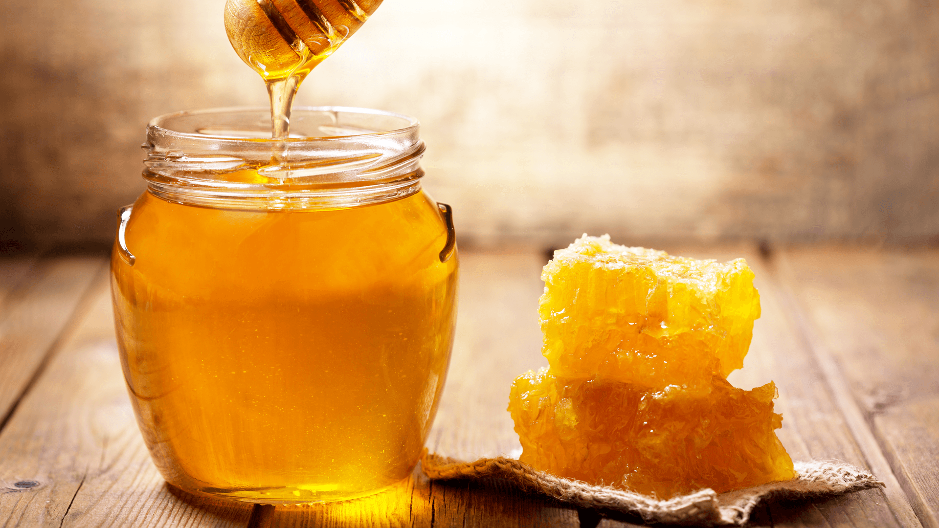 Dùng mật ong hàng ngày có thể giúp hạn chế nguy cơ bị các bệnh tim mạch không?