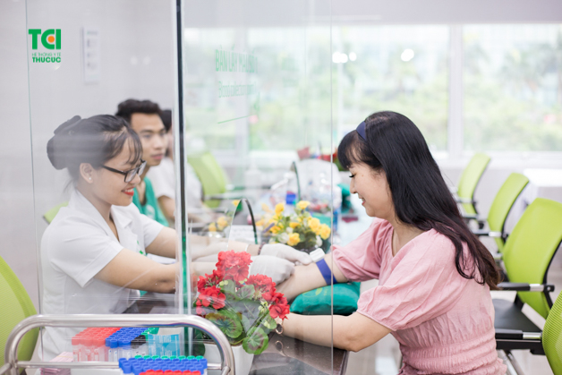 Hệ thống Y tế Thu Cúc với đơn vị xét nghiệm uy tín đạt tiêu chuẩn quốc tế ISO 15189:2012 giúp cho kết quả nhanh chóng, chính xác và tin cậy. (ảnh minh họa)