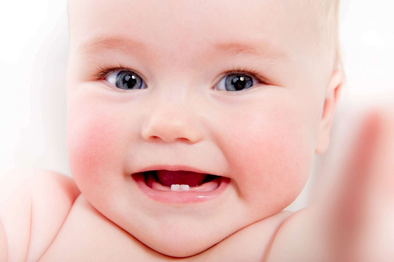 Cách giảm sốt do mọc răng cho em bé là gì?
