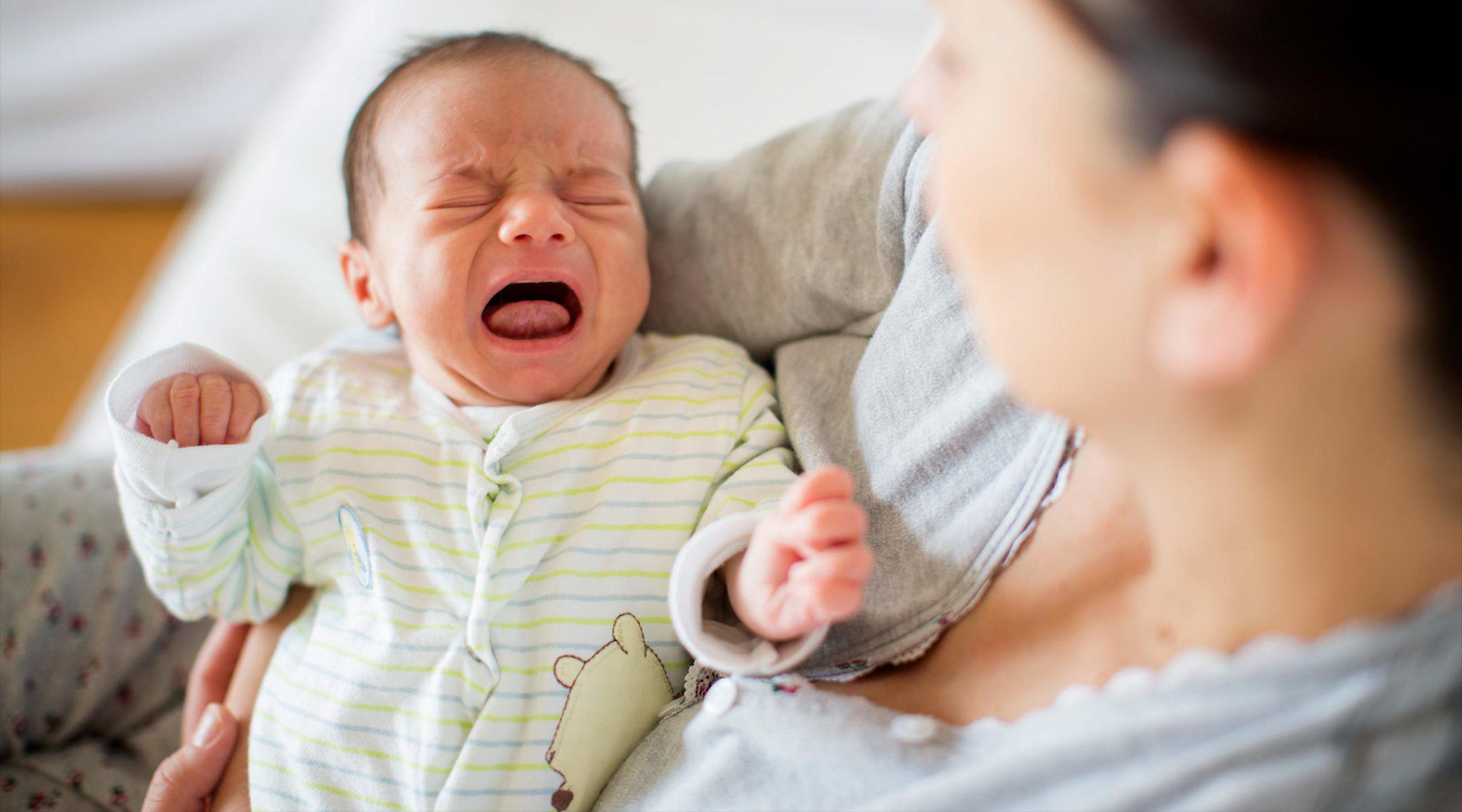 Làm sao để phát hiện em bé có sốt không rõ nguyên nhân?
