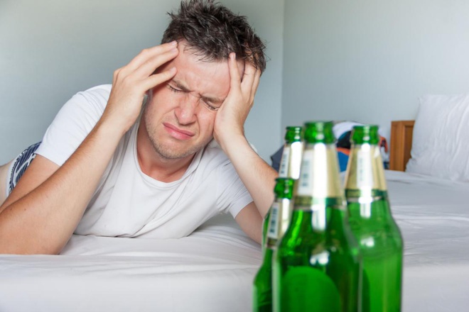 Chữa nhức đầu do say rượu, nguyên nhân dẫn đến cơn đau đầu?