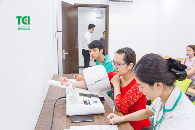 Đo huyết áp là bước khám tổng quan ban đầu để đánh giá tình trạng sức khỏe của người bệnh