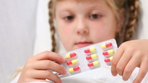 Viêm họng ở trẻ em khi nào cần dùng thuốc kháng sinh?