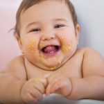 Trẻ sơ sinh thừa cân béo phì nguyên nhân do đâu?