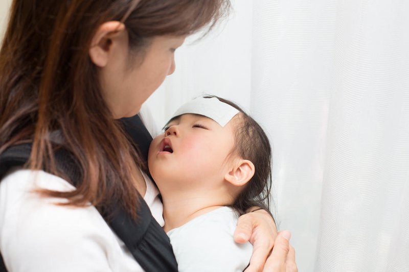 SAI LẦM làm việc này khi trẻ bị sốt có thể khiến | TCI Hospital