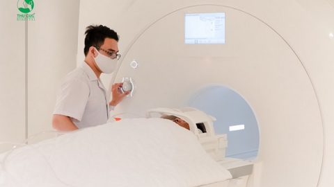 Chụp MRI não có ảnh hưởng gì không? Tại sao?