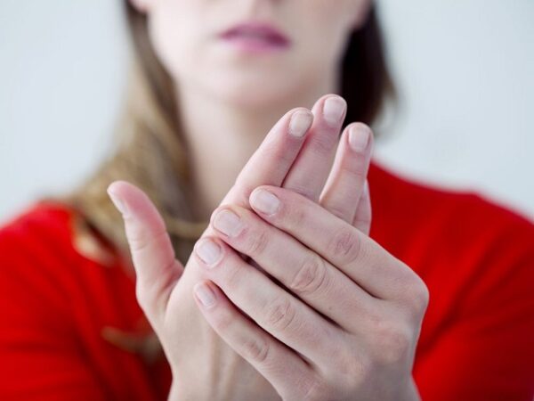 Hội chứng raynaud gặp ở nữ là chủ yếu