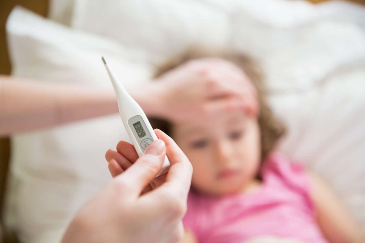 Làm thế nào để ngăn ngừa trẻ bị sốt siêu vi?
