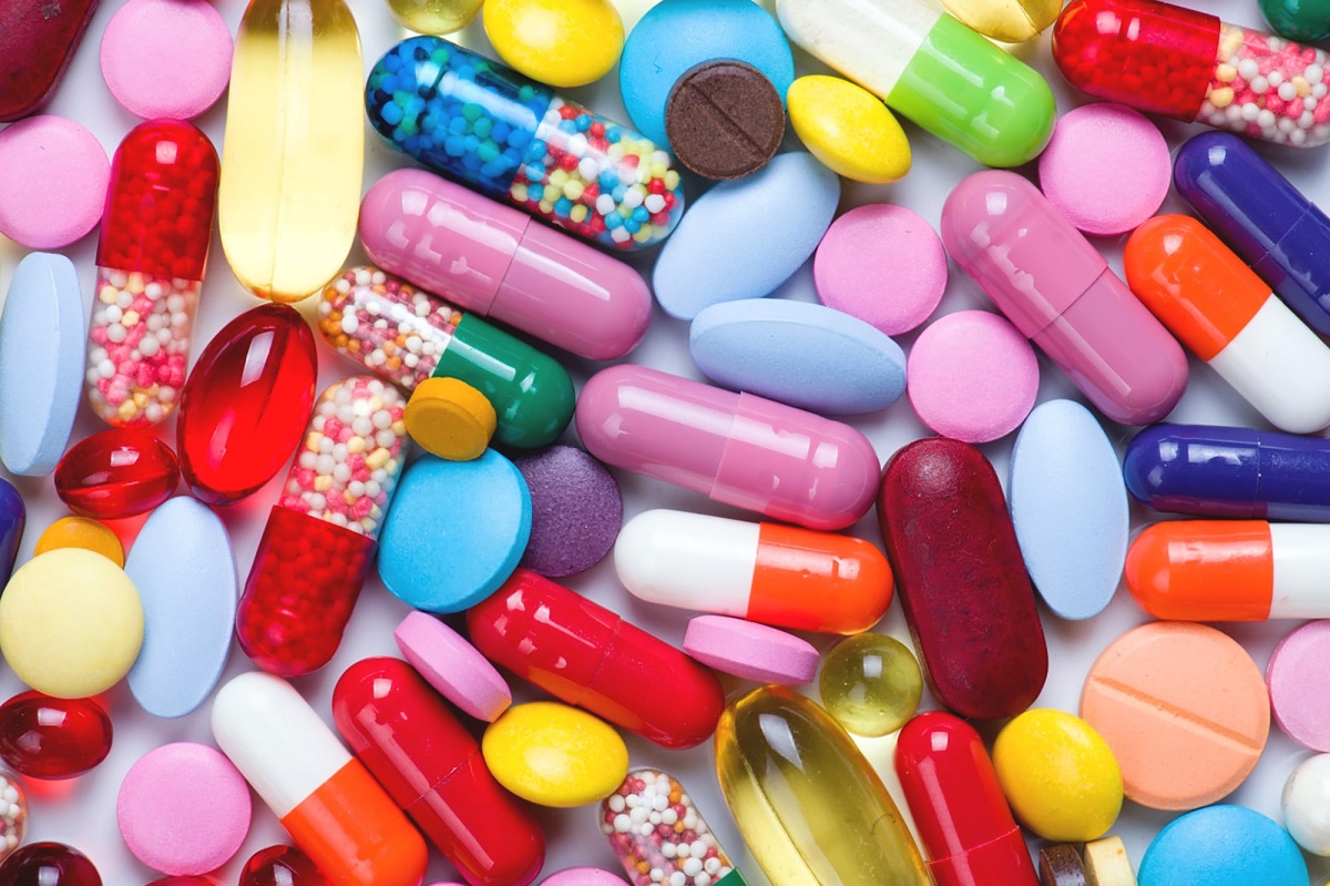 Nhóm thuốc kháng sinh nào được khuyến nghị cho việc điều trị viêm tiết niệu?
