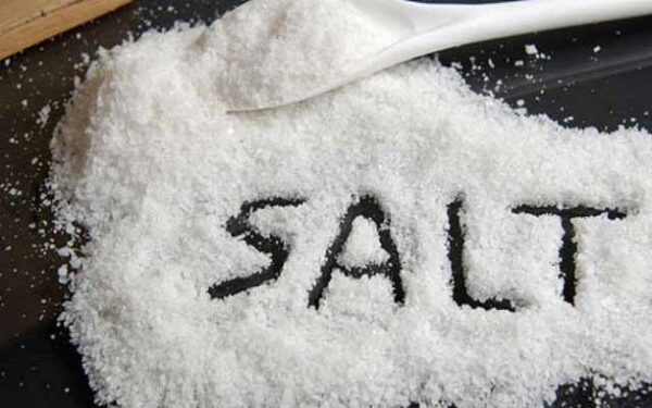 Giảm muối trong khẩu phần ăn hằng ngày để hạn chế tăng huyết áp tâm trương